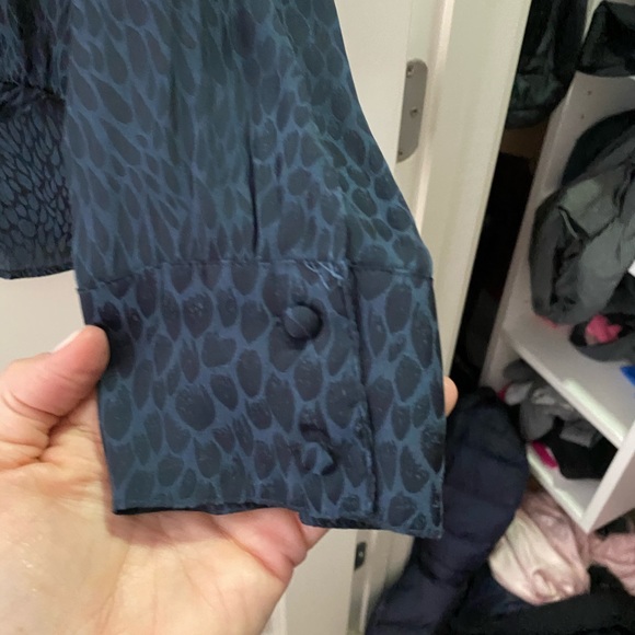 Women's Top - Picture 2 of 3